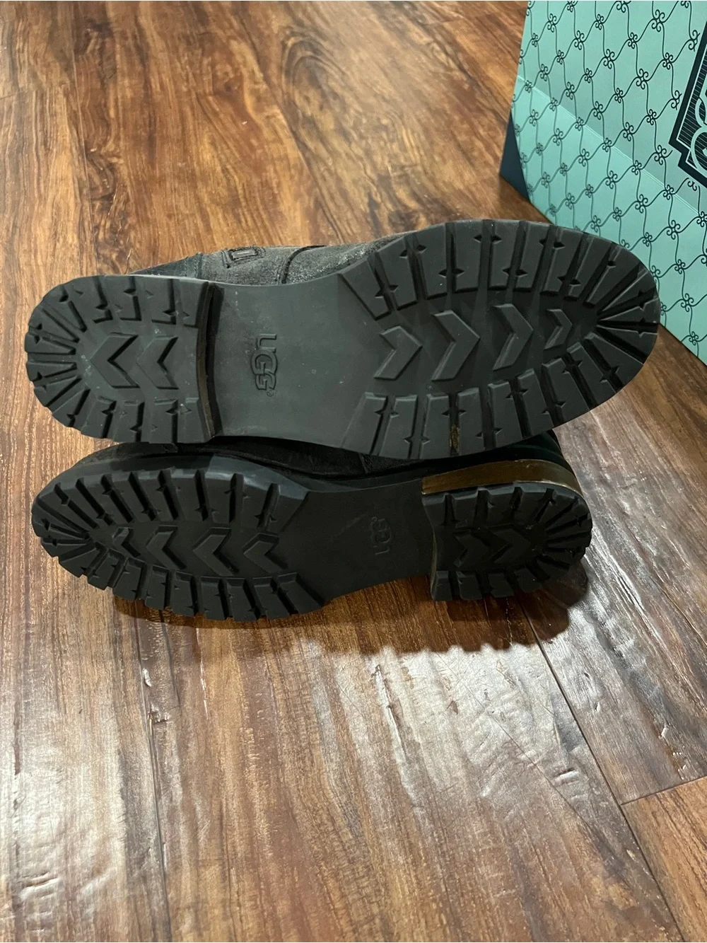 UGG classic black